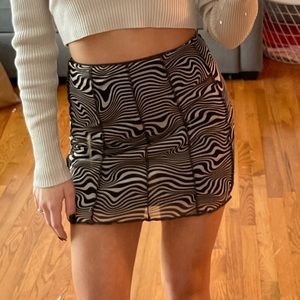 Short mesh skirt